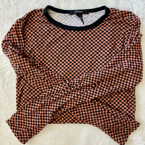 long sleeved checkered top! - Picture 1 of 6